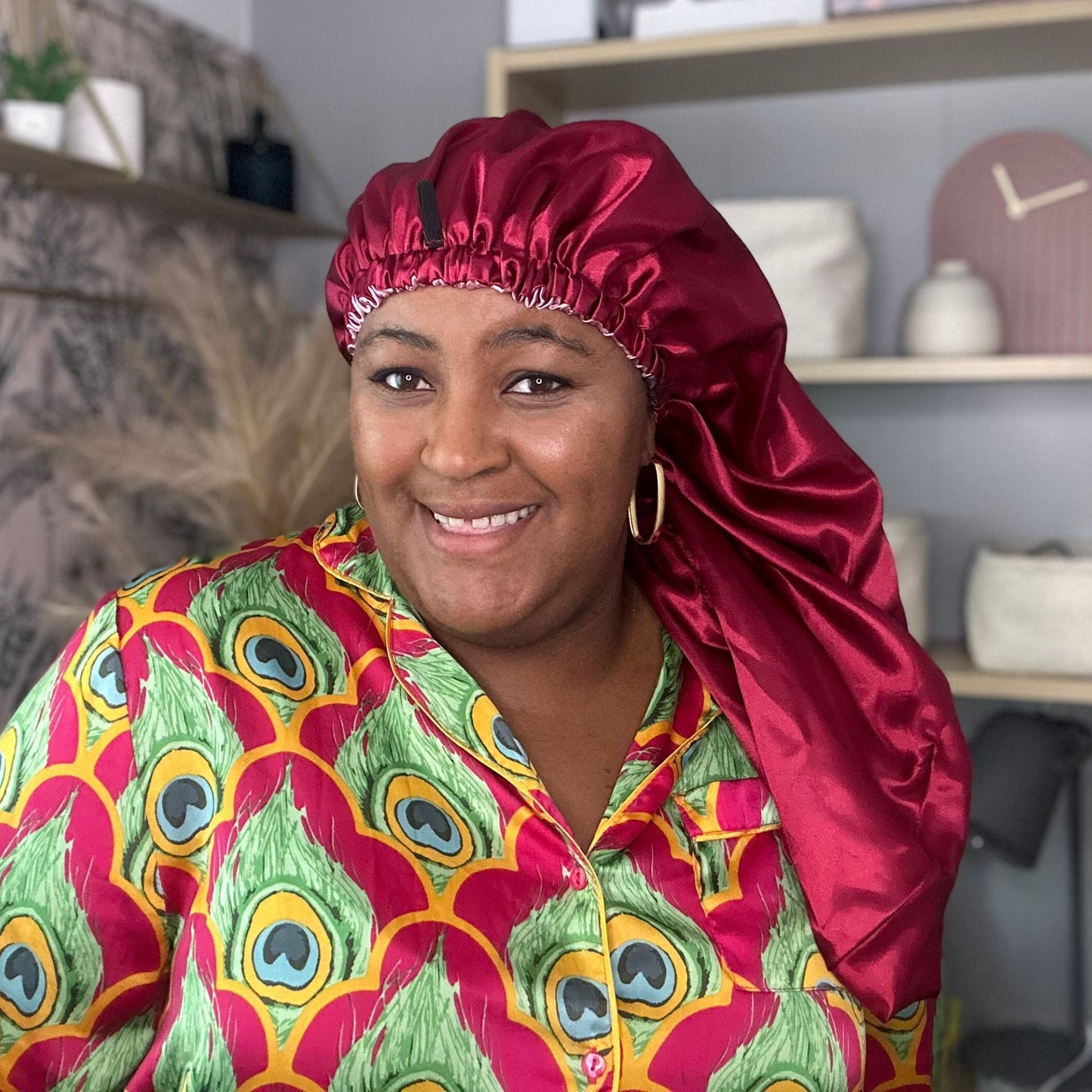 Stay on reversible long satin bonnet - Wine